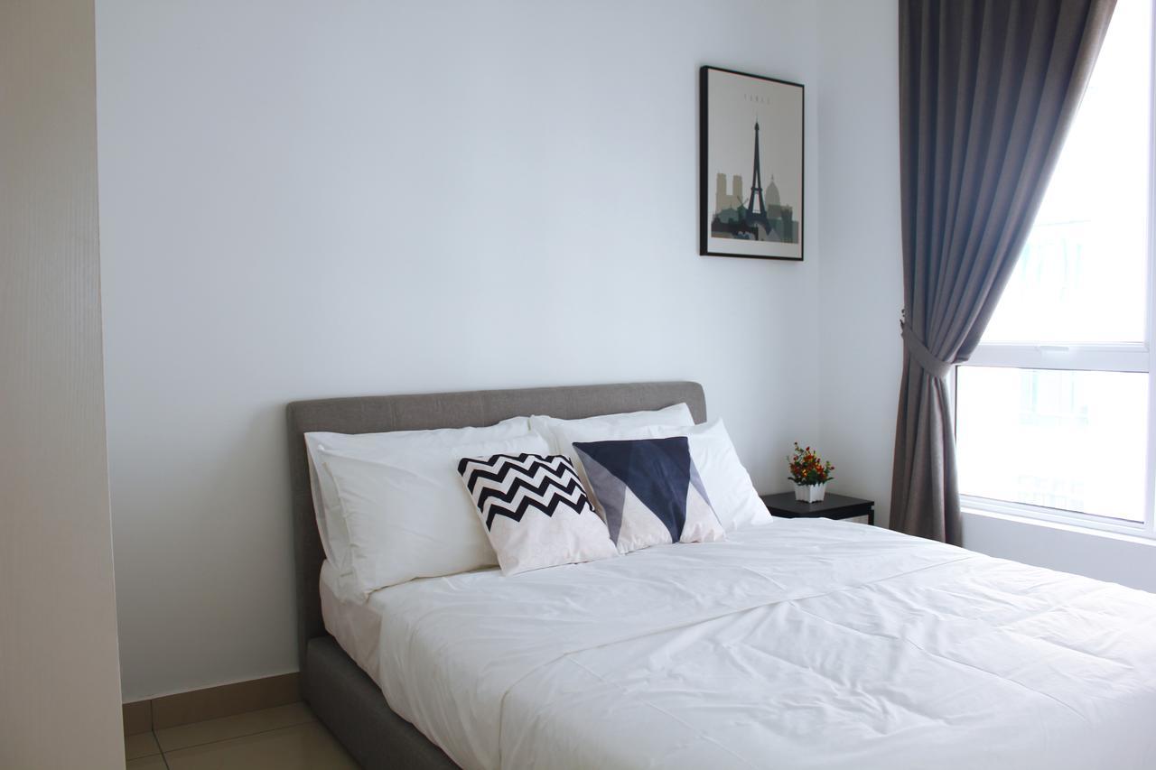 Pinnacle Tower Apartment Stay By Feel Suites Johor Bahru Exterior photo