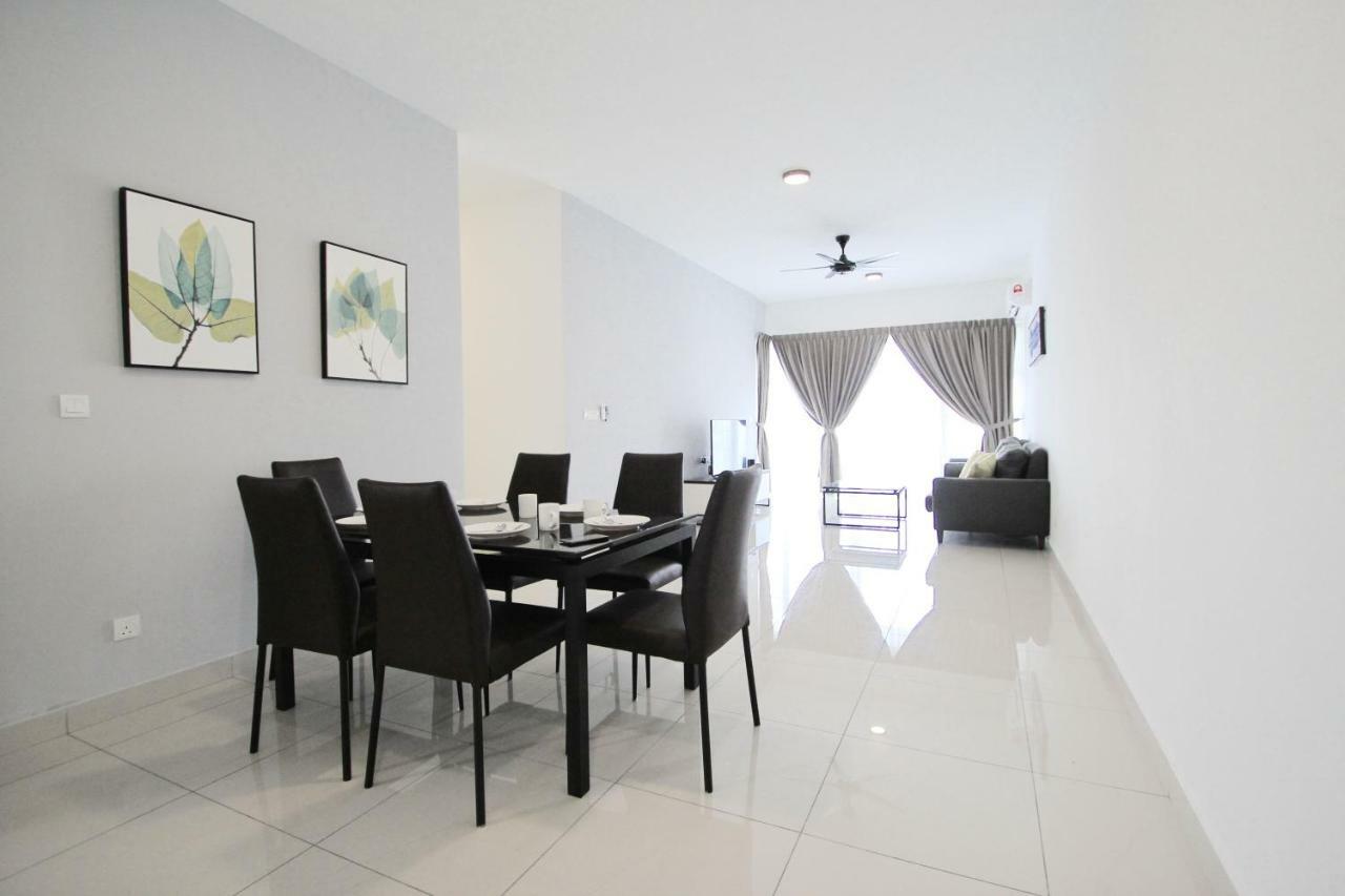 Pinnacle Tower Apartment Stay By Feel Suites Johor Bahru Exterior photo