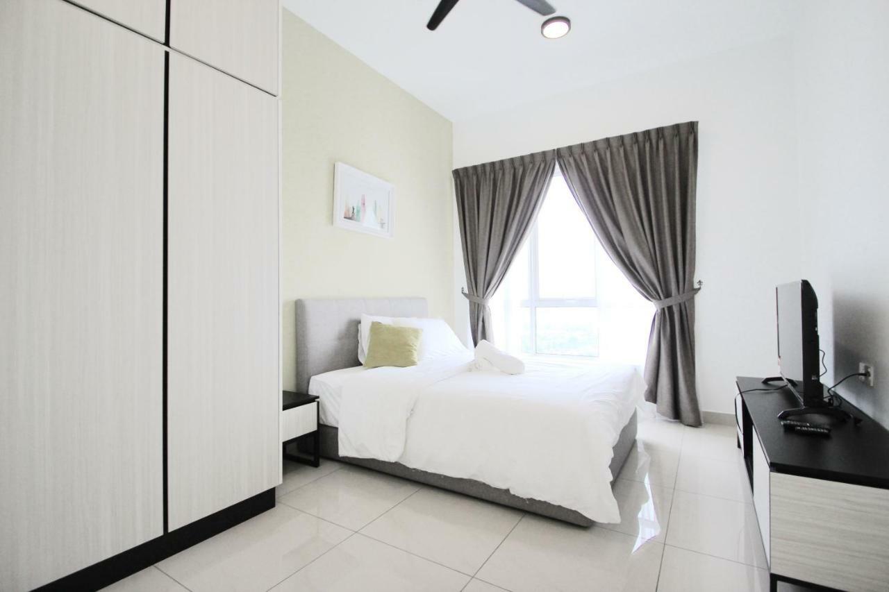 Pinnacle Tower Apartment Stay By Feel Suites Johor Bahru Exterior photo