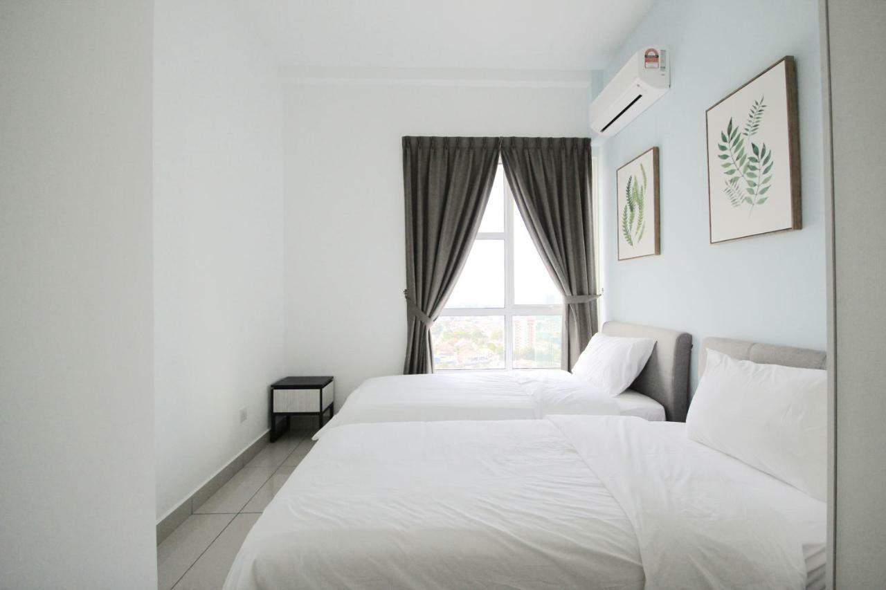 Pinnacle Tower Apartment Stay By Feel Suites Johor Bahru Exterior photo